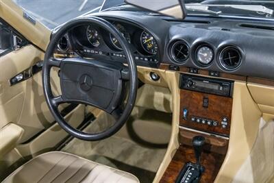 1989 Mercedes-Benz 560 SL   - Photo 22 - Boca Raton, FL 33432