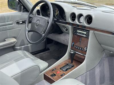 1987 Mercedes-Benz 560 SL   - Photo 26 - Boca Raton, FL 33432