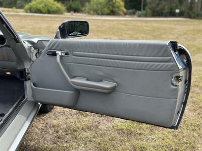 1987 Mercedes-Benz 560 SL   - Photo 23 - Boca Raton, FL 33432