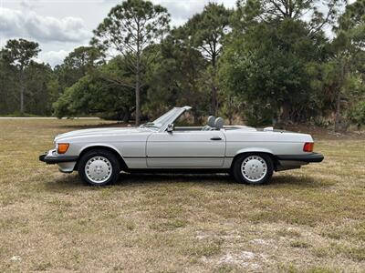 1987 Mercedes-Benz 560 SL   - Photo 8 - Boca Raton, FL 33432