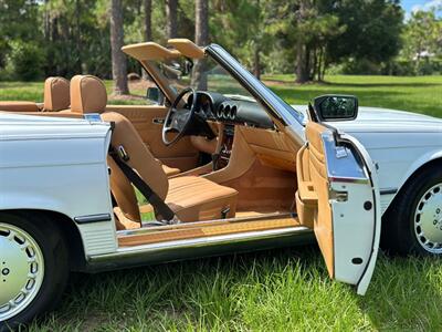 1988 Mercedes-Benz 560 SL   - Photo 21 - Boca Raton, FL 33432