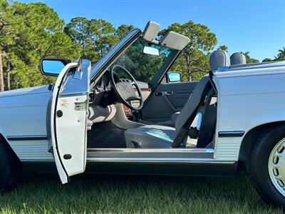 1987 Mercedes-Benz 560-Class 560 SL   - Photo 10 - Boca Raton, FL 33432