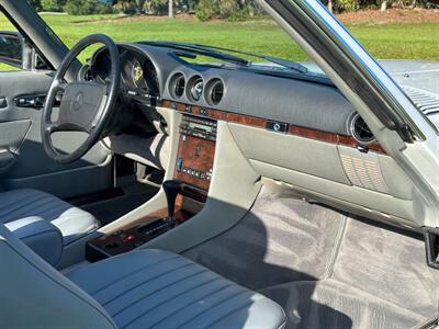 1987 Mercedes-Benz 560-Class 560 SL   - Photo 20 - Boca Raton, FL 33432