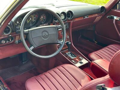 1988 Mercedes-Benz 560 SL   - Photo 14 - Boca Raton, FL 33432