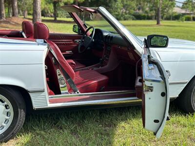 1988 Mercedes-Benz 560 SL   - Photo 17 - Boca Raton, FL 33432