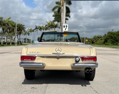 1968 Mercedes Benz 280SL SL   - Photo 10 - Boca Raton, FL 33432