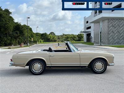 1968 Mercedes Benz 280SL SL   - Photo 2 - Boca Raton, FL 33432