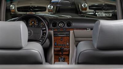 1988 Mercedes-Benz 560 SL   - Photo 49 - Boca Raton, FL 33432