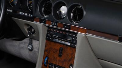 1988 Mercedes-Benz 560 SL   - Photo 52 - Boca Raton, FL 33432