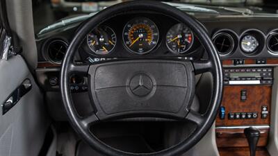 1988 Mercedes-Benz 560 SL   - Photo 45 - Boca Raton, FL 33432