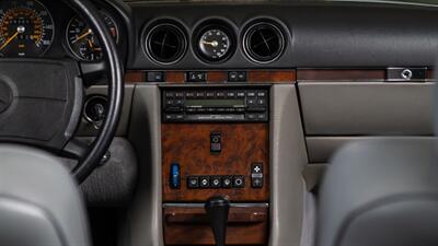 1988 Mercedes-Benz 560 SL   - Photo 50 - Boca Raton, FL 33432