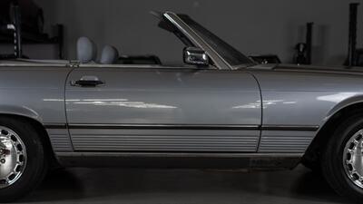 1988 Mercedes-Benz 560 SL   - Photo 14 - Boca Raton, FL 33432