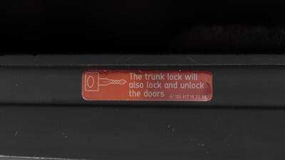 1988 Mercedes-Benz 560 SL   - Photo 79 - Boca Raton, FL 33432