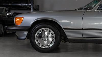 1988 Mercedes-Benz 560 SL   - Photo 26 - Boca Raton, FL 33432