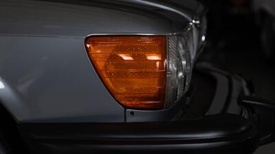 1988 Mercedes-Benz 560 SL   - Photo 17 - Boca Raton, FL 33432
