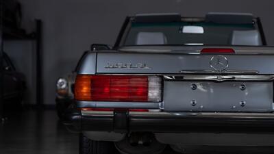 1988 Mercedes-Benz 560 SL   - Photo 35 - Boca Raton, FL 33432
