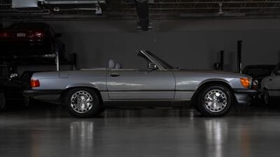 1988 Mercedes-Benz 560 SL   - Photo 12 - Boca Raton, FL 33432