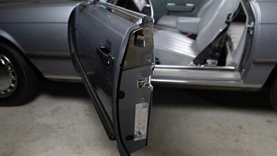 1988 Mercedes-Benz 560 SL   - Photo 40 - Boca Raton, FL 33432