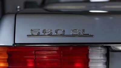 1988 Mercedes-Benz 560 SL   - Photo 37 - Boca Raton, FL 33432