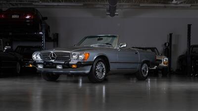 1988 Mercedes-Benz 560 SL   - Photo 23 - Boca Raton, FL 33432