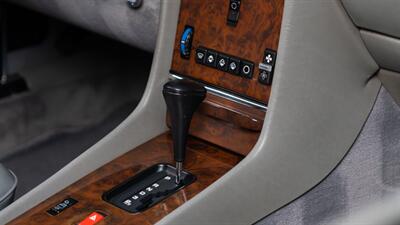 1988 Mercedes-Benz 560 SL   - Photo 53 - Boca Raton, FL 33432