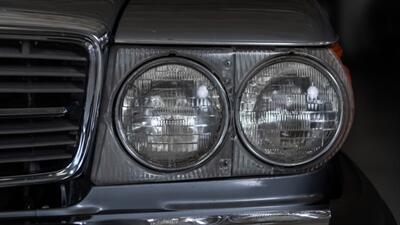 1988 Mercedes-Benz 560 SL   - Photo 21 - Boca Raton, FL 33432