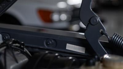 1988 Mercedes-Benz 560 SL   - Photo 75 - Boca Raton, FL 33432