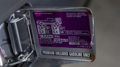 1988 Mercedes-Benz 560 SL   - Photo 82 - Boca Raton, FL 33432