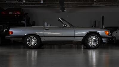 1988 Mercedes-Benz 560 SL   - Photo 10 - Boca Raton, FL 33432