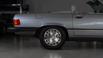 1988 Mercedes-Benz 560 SL   - Photo 11 - Boca Raton, FL 33432