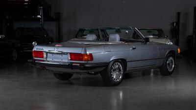 1988 Mercedes-Benz 560 SL   - Photo 39 - Boca Raton, FL 33432