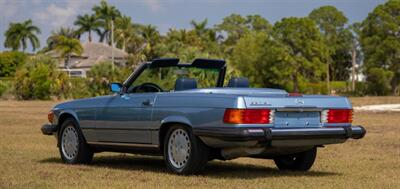 1989 Mercedes-Benz 560 SL   - Photo 8 - Boca Raton, FL 33432