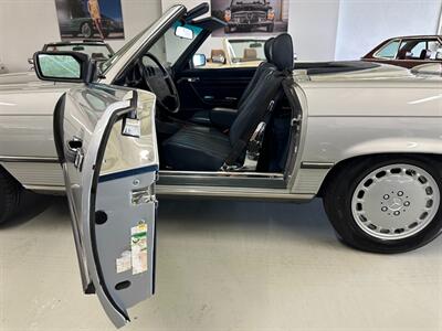 1986 Mercedes-Benz 560 SL   - Photo 14 - Boca Raton, FL 33432