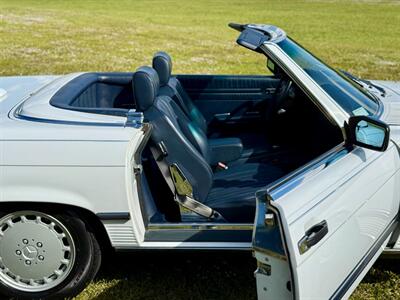 1987 Mercedes-Benz 560 SL   - Photo 29 - Boca Raton, FL 33432