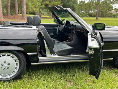 1988 Mercedes-Benz 560 SL   - Photo 20 - Boca Raton, FL 33432