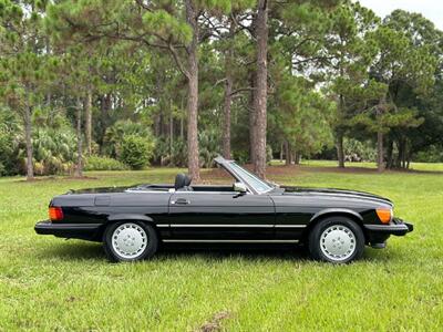 1988 Mercedes-Benz 560 SL   - Photo 2 - Boca Raton, FL 33432