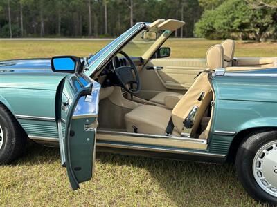 1989 Mercedes-Benz 560 SL   - Photo 4 - Boca Raton, FL 33432