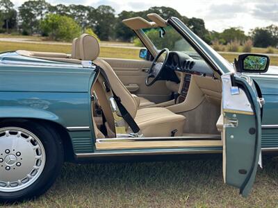 1989 Mercedes-Benz 560 SL   - Photo 11 - Boca Raton, FL 33432