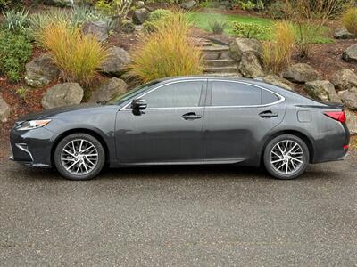 2017 Lexus ES 350 - Photo 2 - Portland, OR 97202