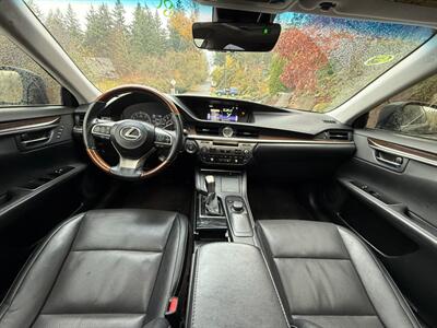 2017 Lexus ES 350 - Photo 14 - Portland, OR 97202