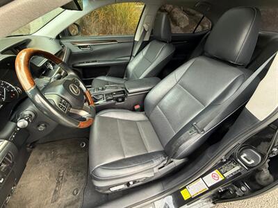 2017 Lexus ES 350 - Photo 8 - Portland, OR 97202