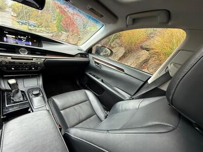 2017 Lexus ES 350 - Photo 16 - Portland, OR 97202