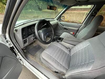 1994 Ford Explorer XLT 4dr XLT   - Photo 7 - Portland, OR 97202