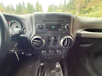 2017 Jeep Wrangler Unlimited Sport S   - Photo 14 - Portland, OR 97202