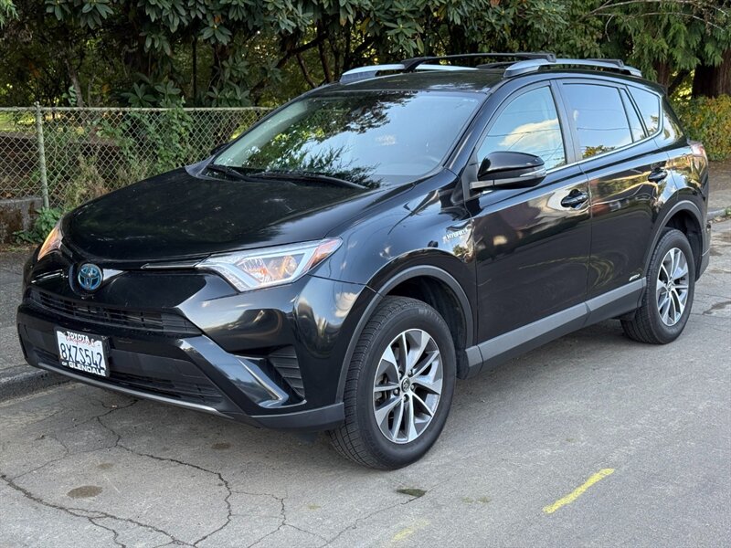 2018 Toyota RAV4 Hybrid XLE  