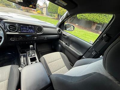 2022 Toyota Tacoma TRD Sport - Photo 17 - Portland, OR 97202