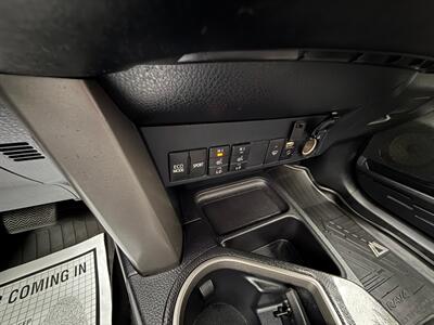 2018 Toyota RAV4 Adventure   - Photo 18 - Portland, OR 97202