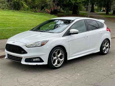2016 Ford Focus ST   - Photo 1 - Portland, OR 97202