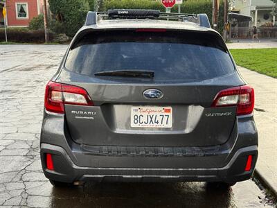 2018 Subaru Outback 2.5i - Photo 5 - Portland, OR 97202