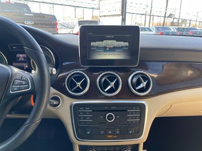 2017 Mercedes-Benz GLA GLA 250   - Photo 18 - Lennox, CA 90304